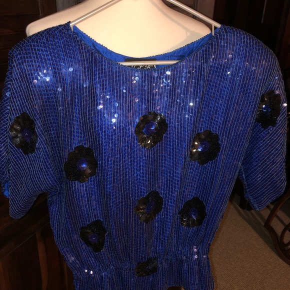 JLB Holiday Sequin Silk Top - Picture 3 of 10